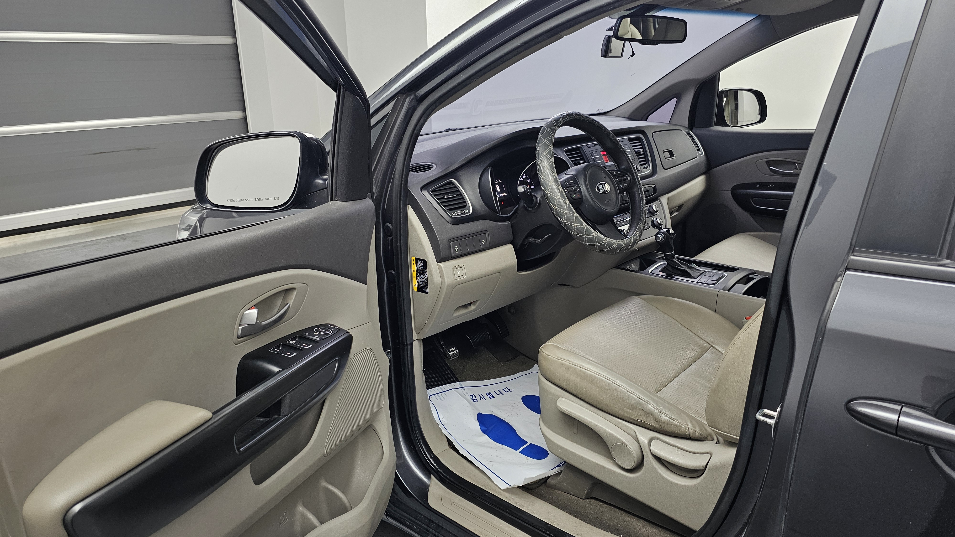 Kia Carnival — miniaturë 11