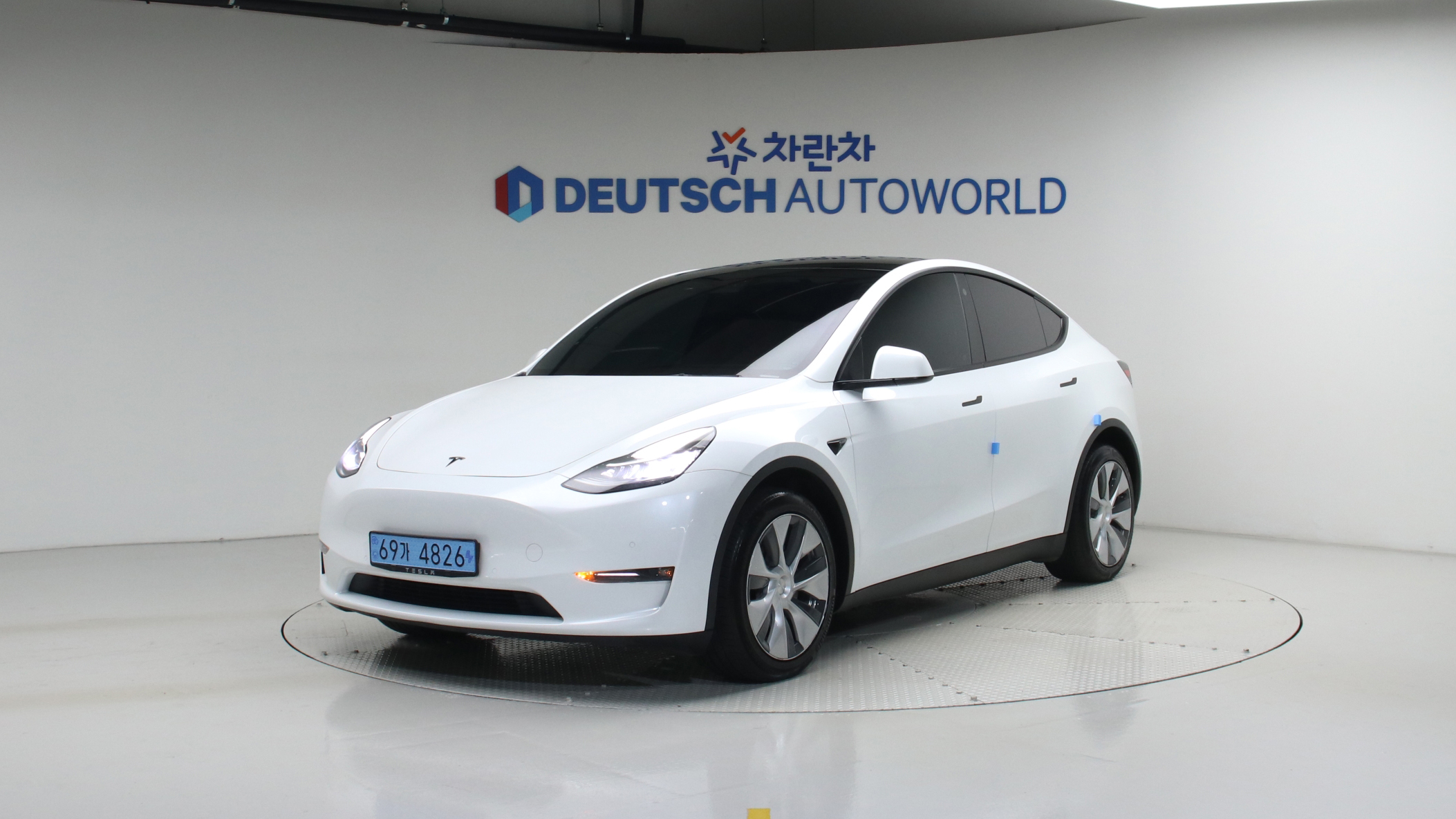 Tesla Model Y — miniaturë 21