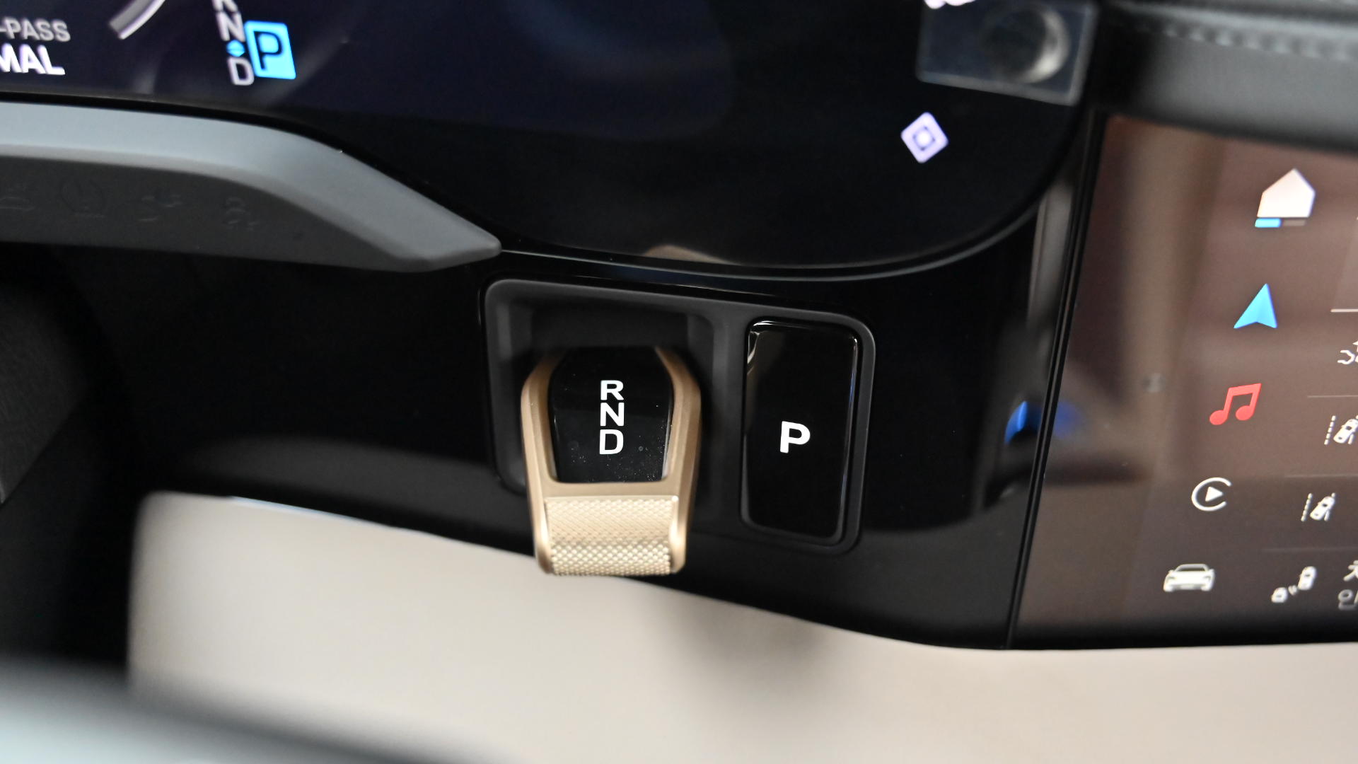 Porsche Taycan — miniaturë 9