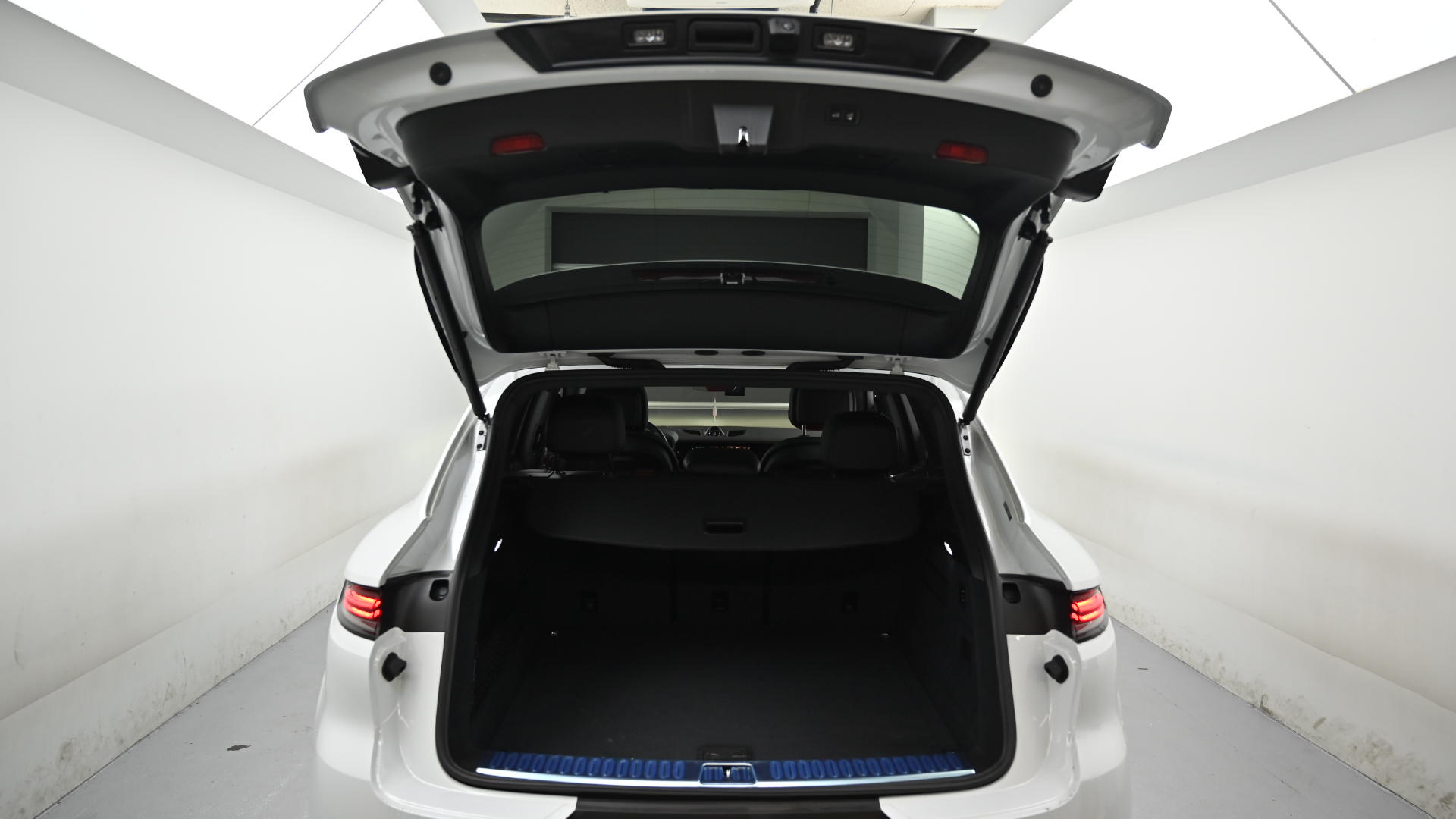 Porsche Cayenne — miniaturë 19