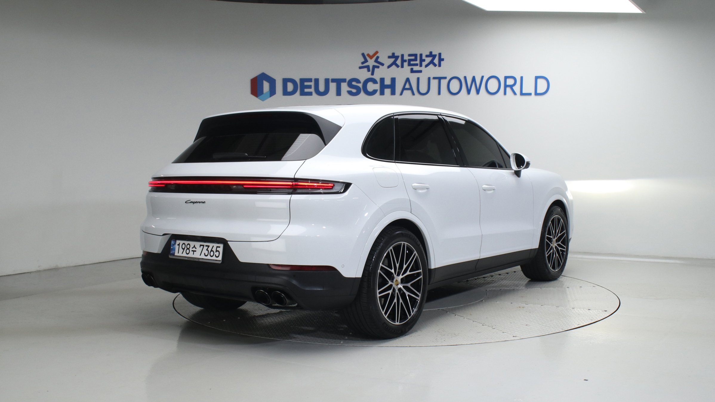 Porsche Cayenne — miniaturë 2