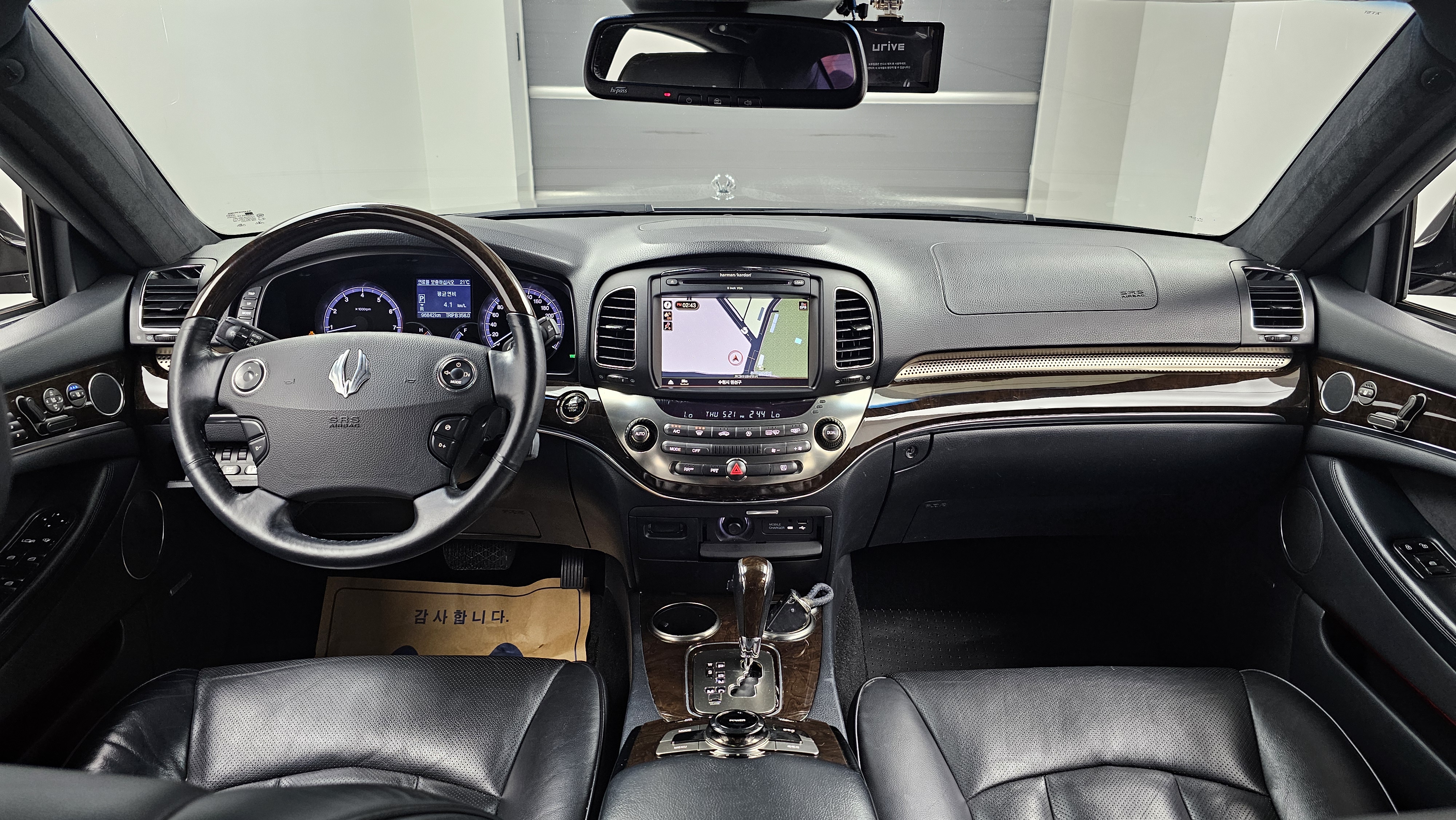 KGM (Ssangyong) New Chairman W CW600 Prestige