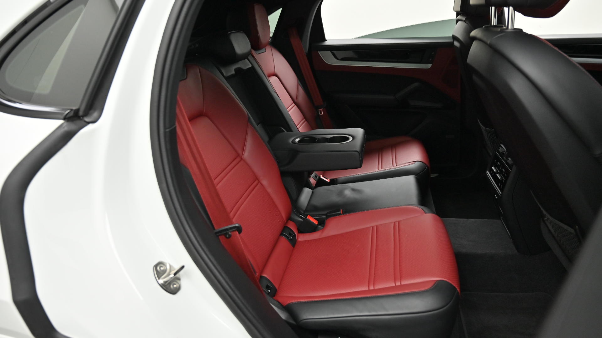 Porsche Cayenne — miniaturë 12