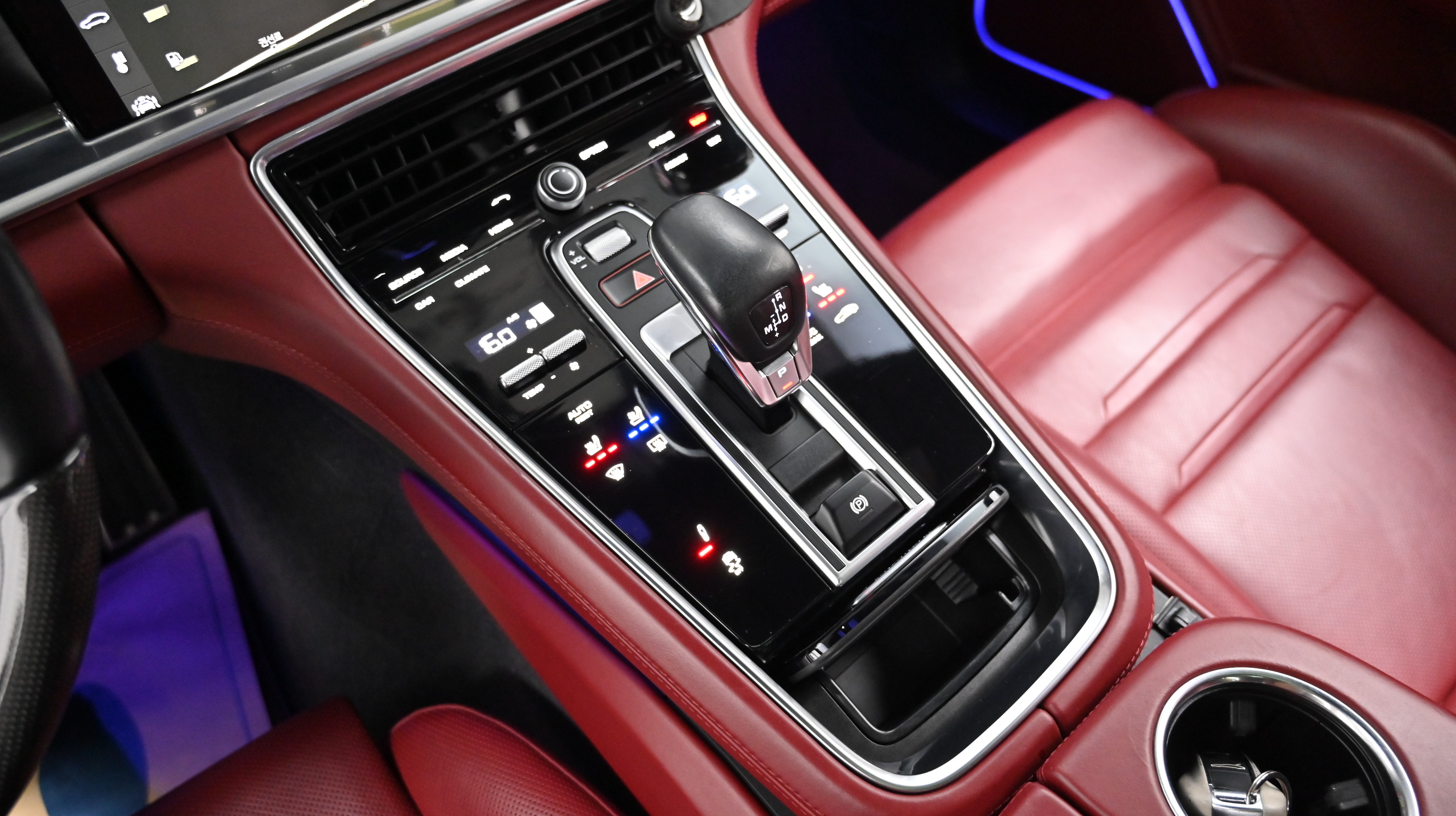 포르쉐 파나메라 (971) 4.0 GTS