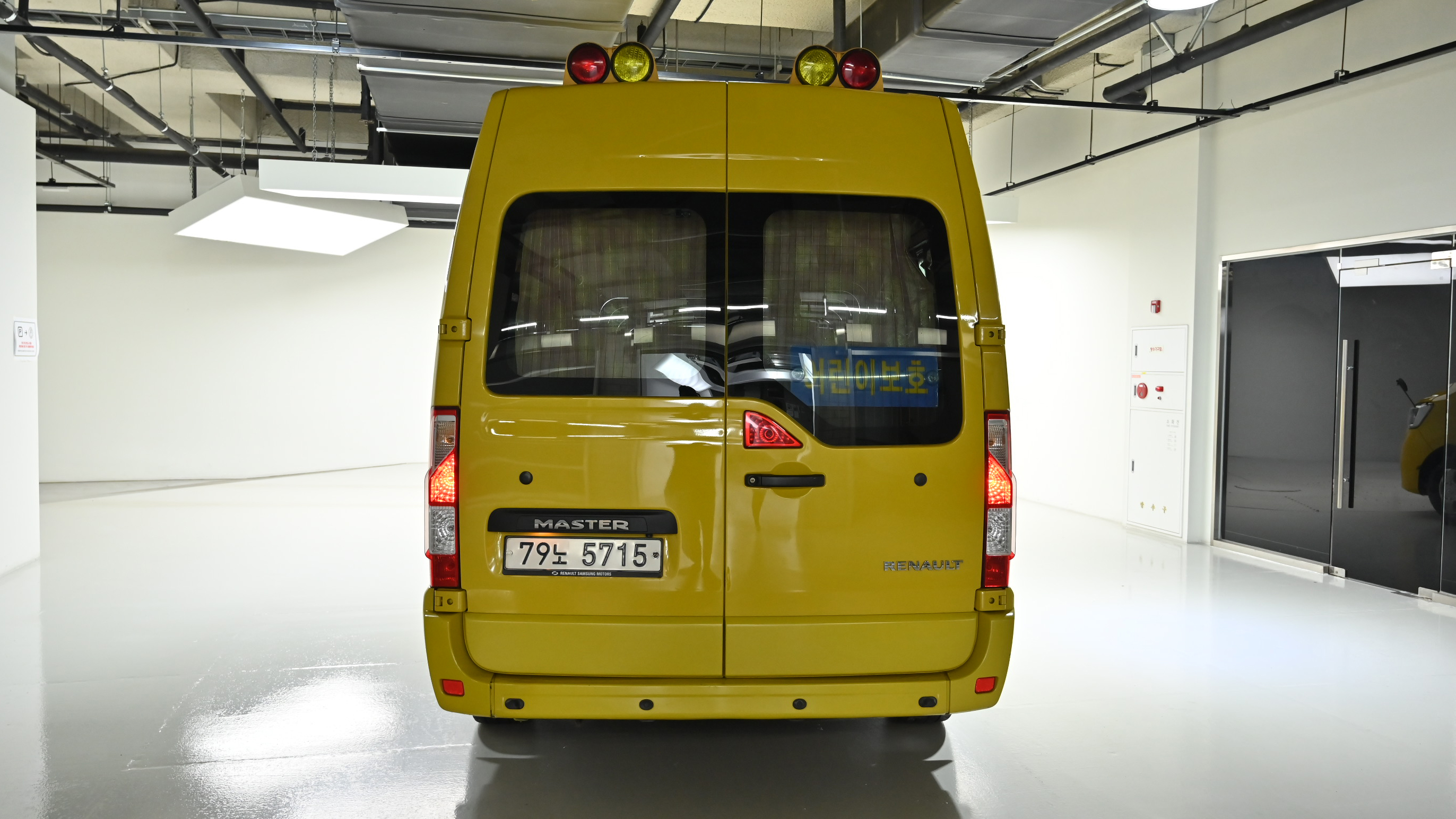 Renault Korea (Samsung) Master Child Protection Car