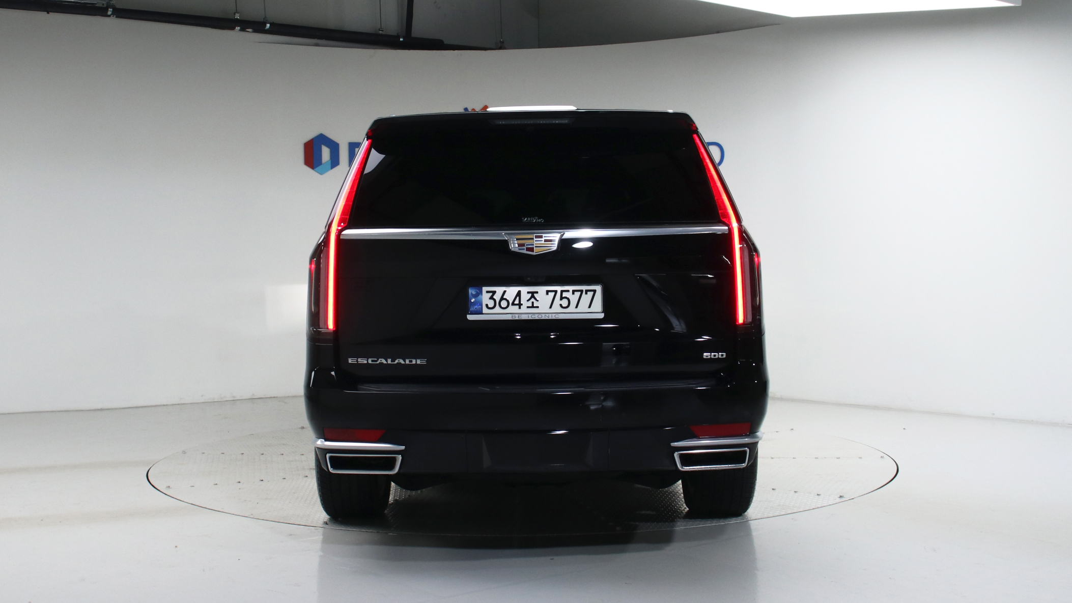 Cadillac Escalade — miniaturë 4