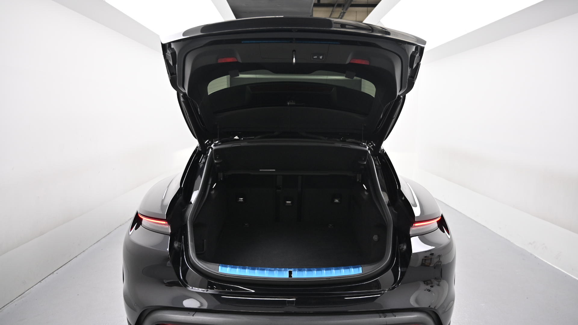 Porsche Taycan — miniaturë 19