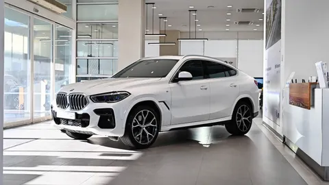 차량 이미지: BMW X6 (G06)