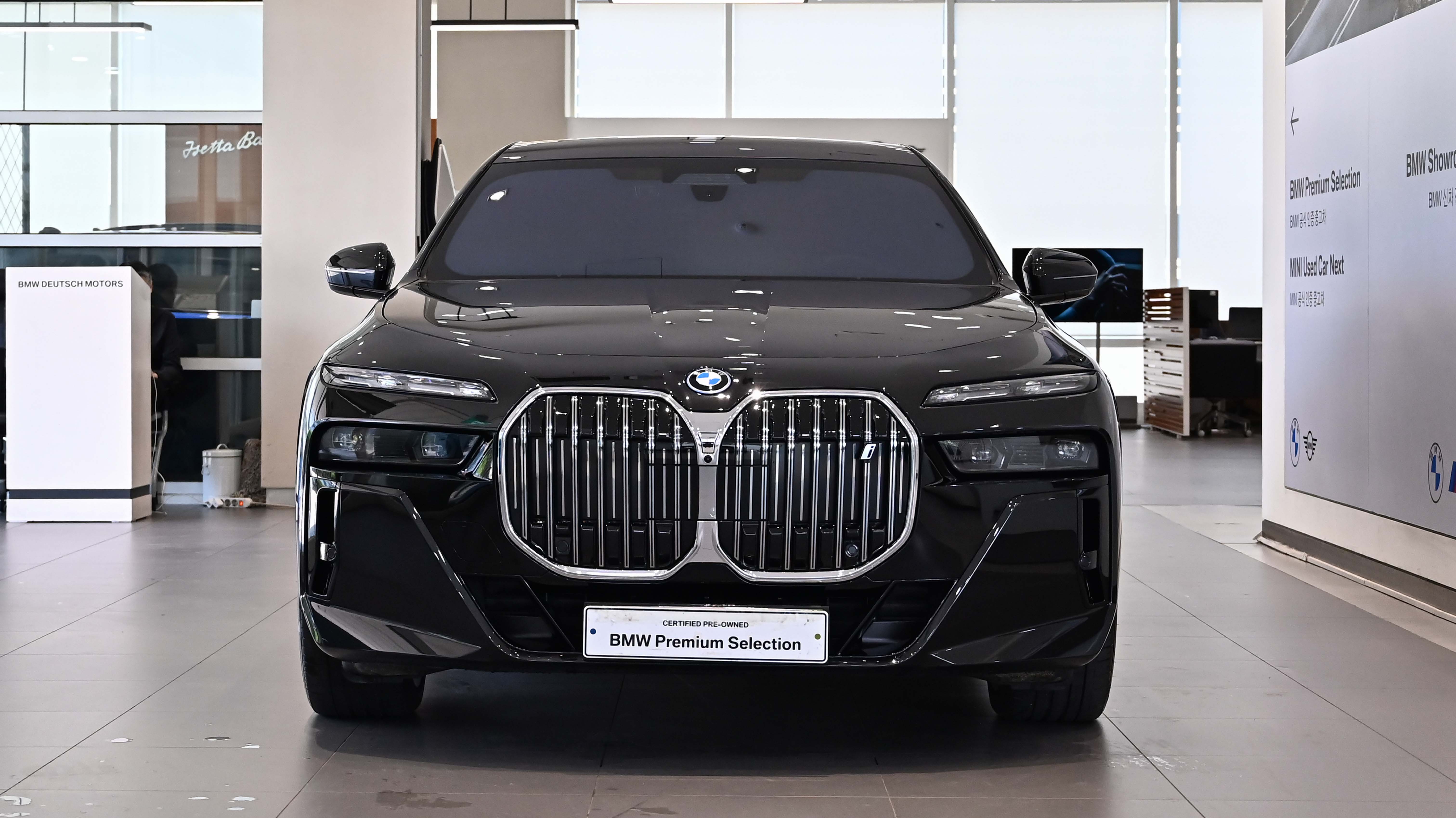 BMW i7 — miniaturë 2