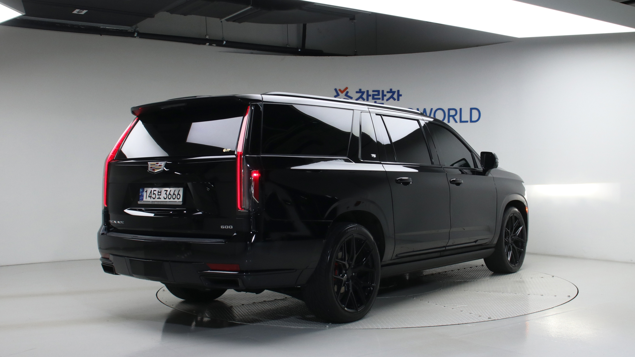 Cadillac Escalade — miniaturë 2