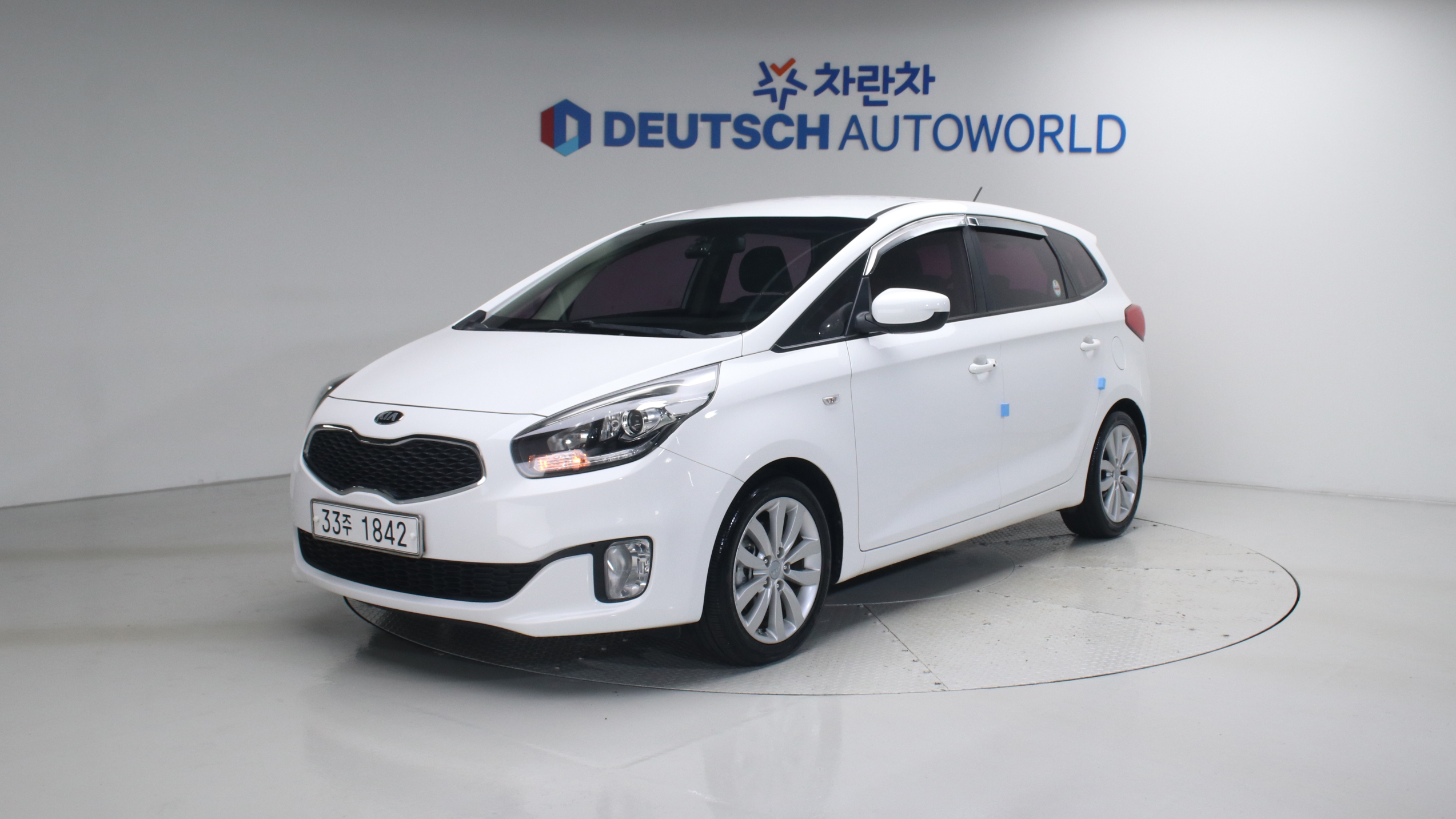 Kia All New Carens 2.0 LPi Trendy