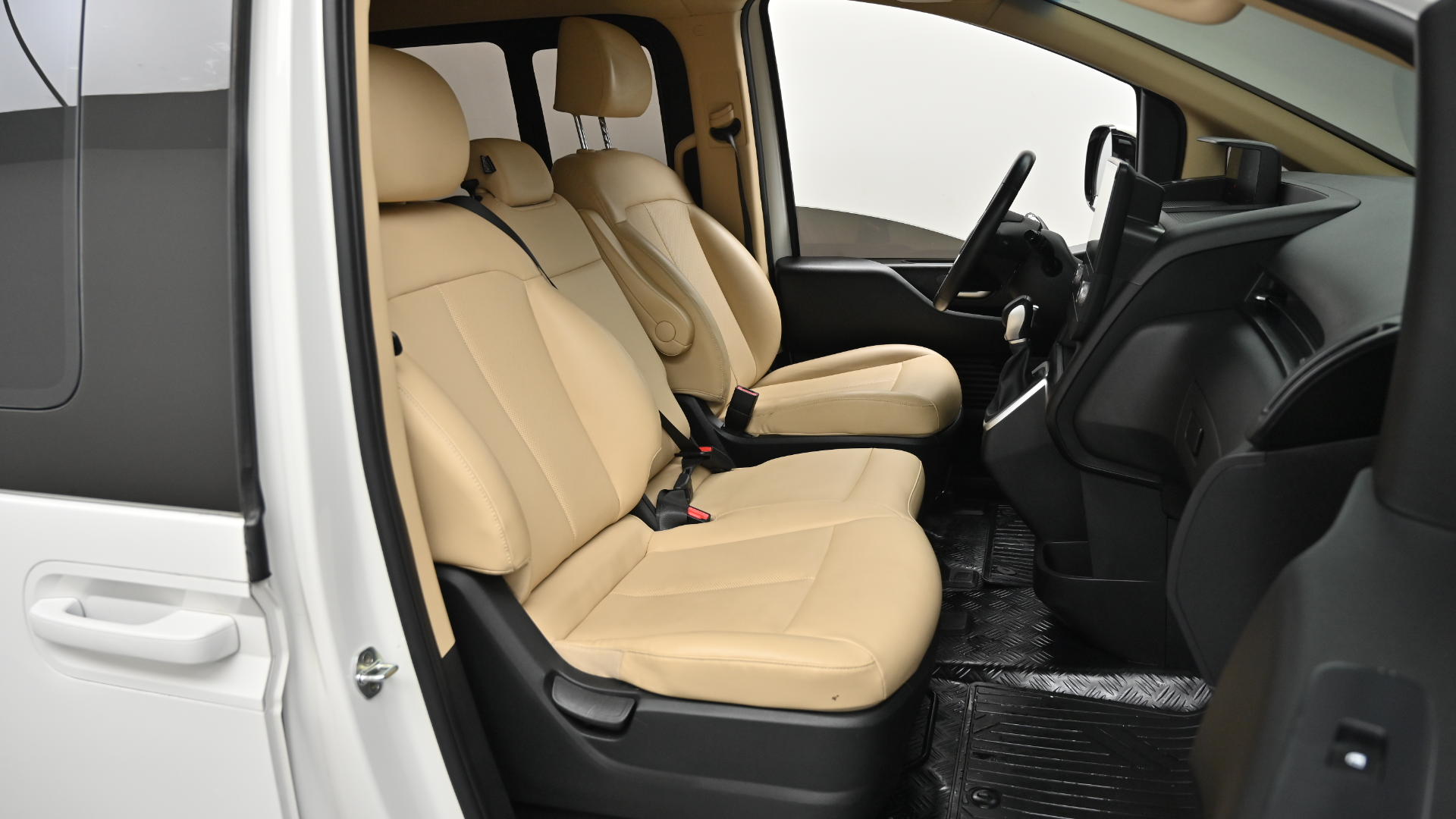 Hyundai Staria — miniaturë 10