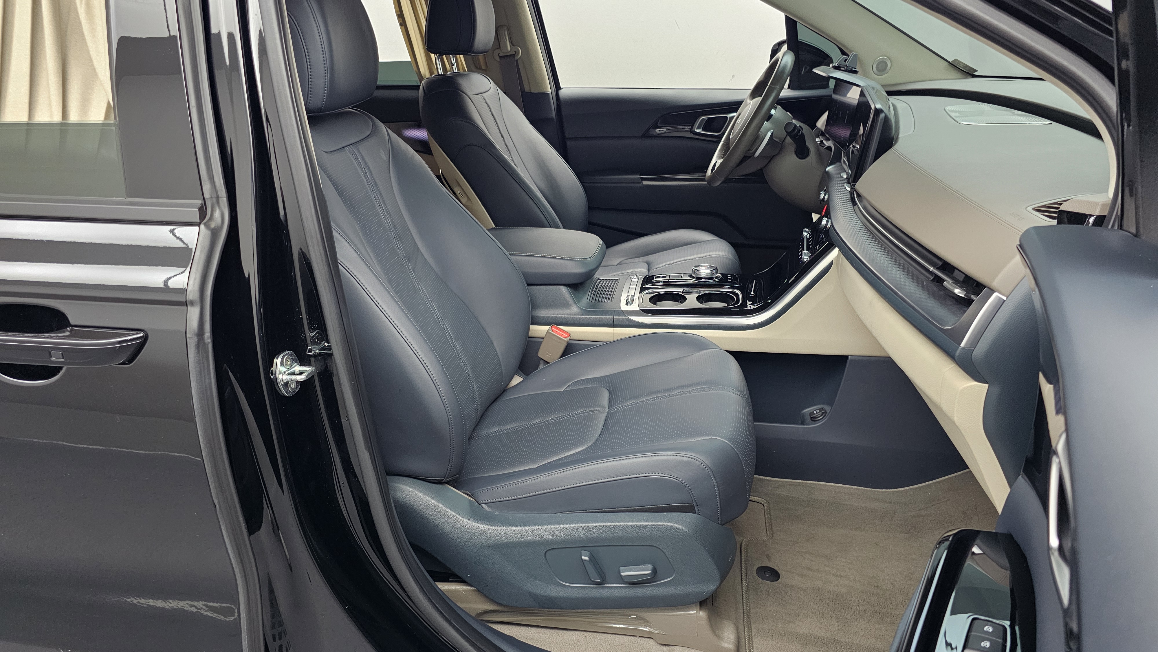 Kia Carnival — miniaturë 26