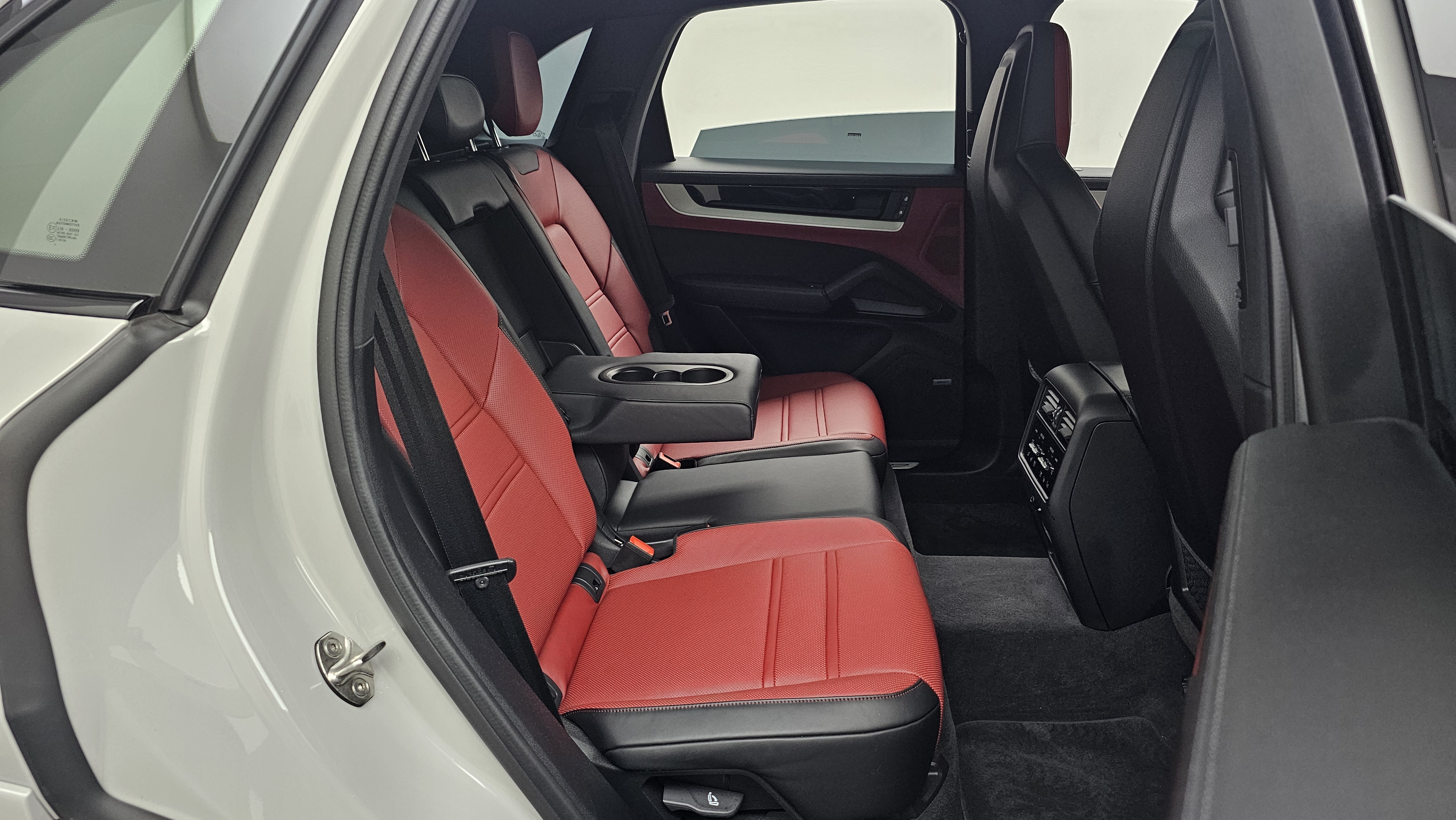 Porsche Cayenne — miniaturë 12