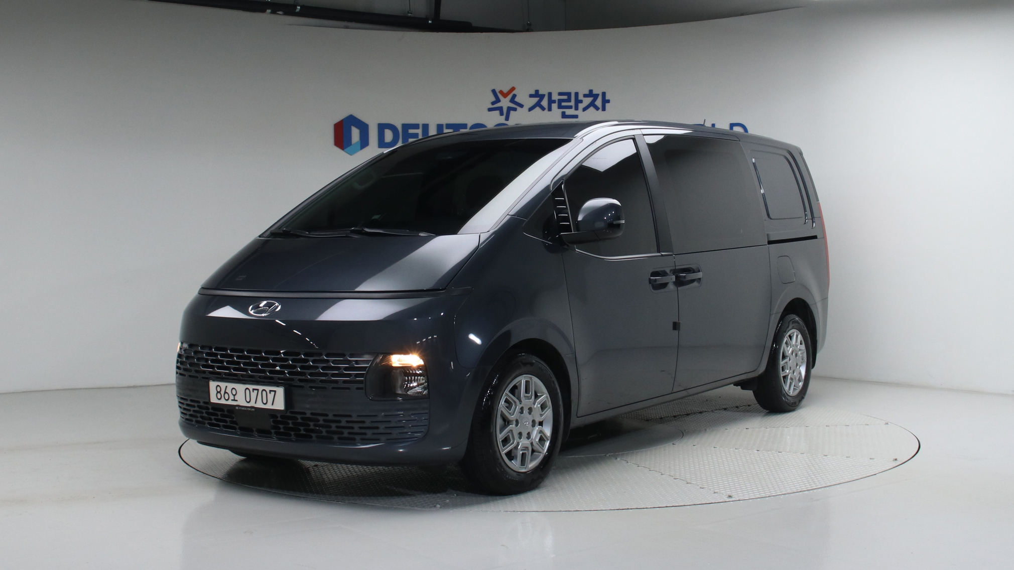 Hyundai Staria LPG 3.5 2WD 카고 5인승 모던 — foto 1