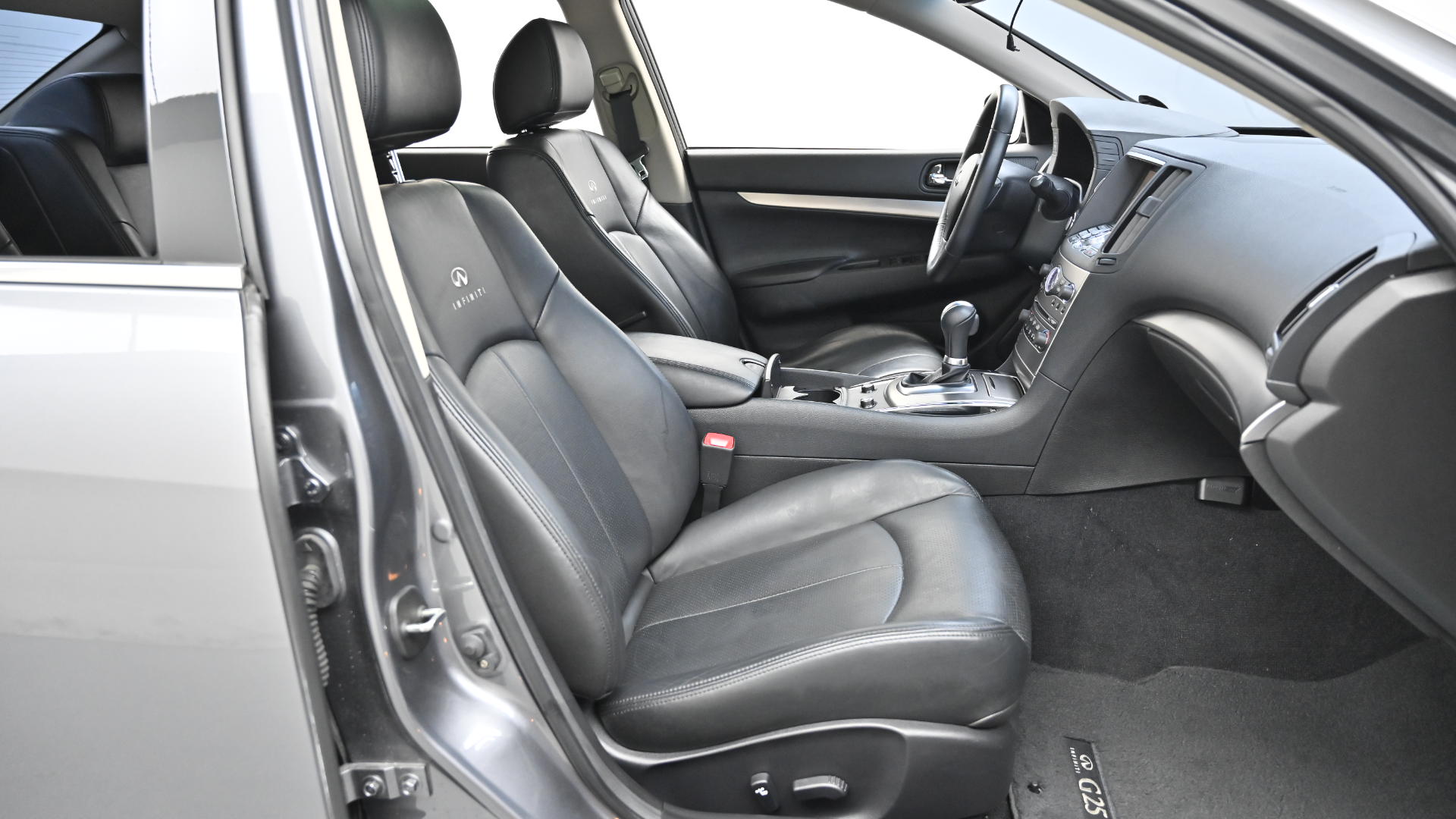Infiniti G25 2.5 Smart V36
